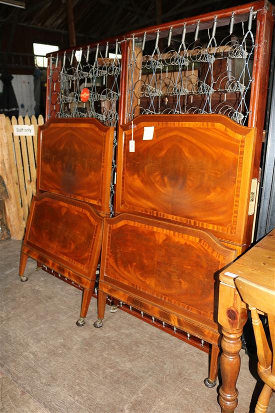 Pair of Edwardian cross-banded mahogany bedsteads (W 3ft)